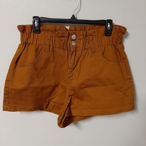 High wasted shorts SIZE L!
